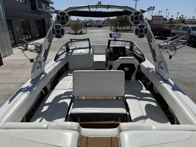 Slide: The Image of Malibu Wakesetter 24 MXZ 2020 - 9