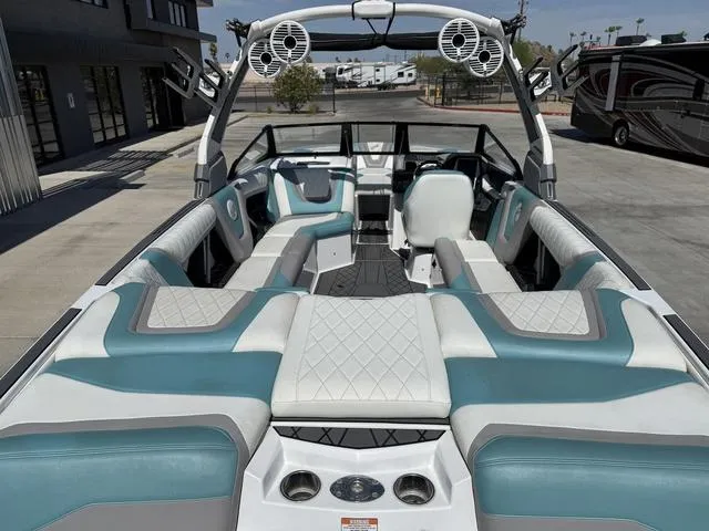 Slide: The Image of Tigé 25ZX 2021 - 12