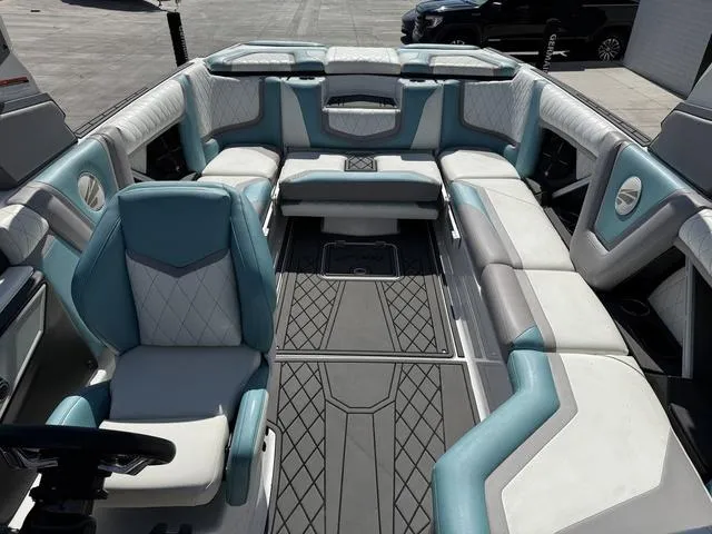 Slide: The Image of Tigé 25ZX 2021 - 8