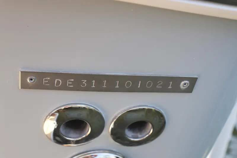 Slide: The Image of 2021 Albemarle 31 DC boat identification plate with serial number EDE31101021. - 49