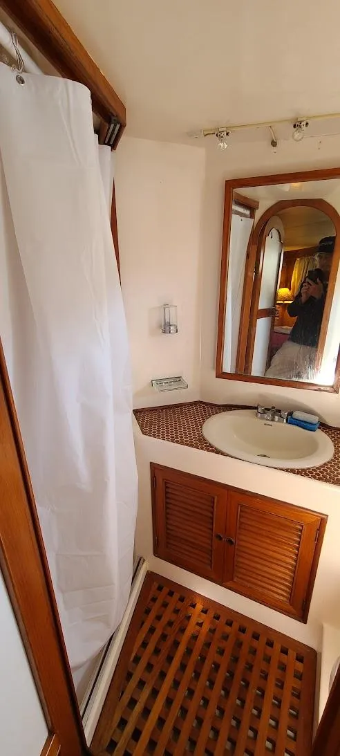 Slide: The Image of Aft head - 10