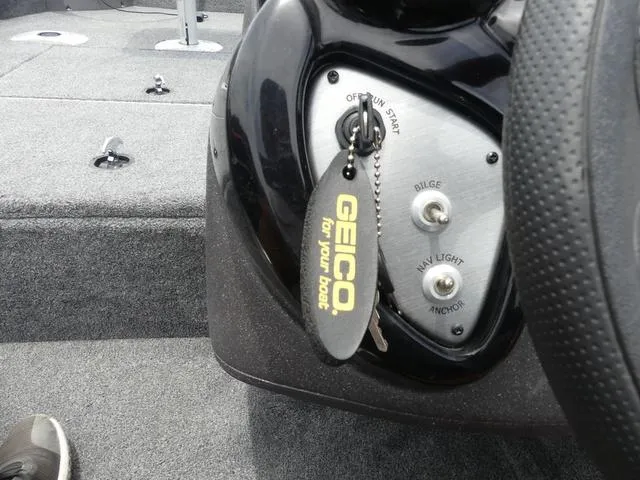 Slide: The Image of Tracker Pro Team 175 TF 2021 - 11