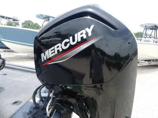 Slide: The Image of Tracker Pro Team 175 TF 2021 - 4