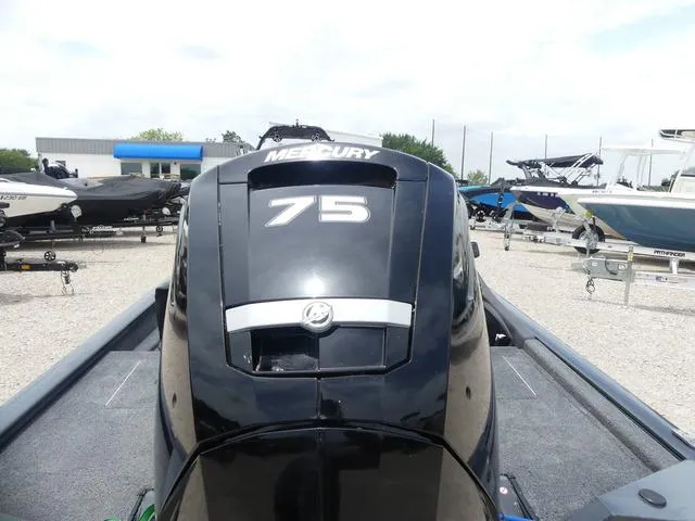 Slide: The Image of Tracker Pro Team 175 TF 2021 - 5