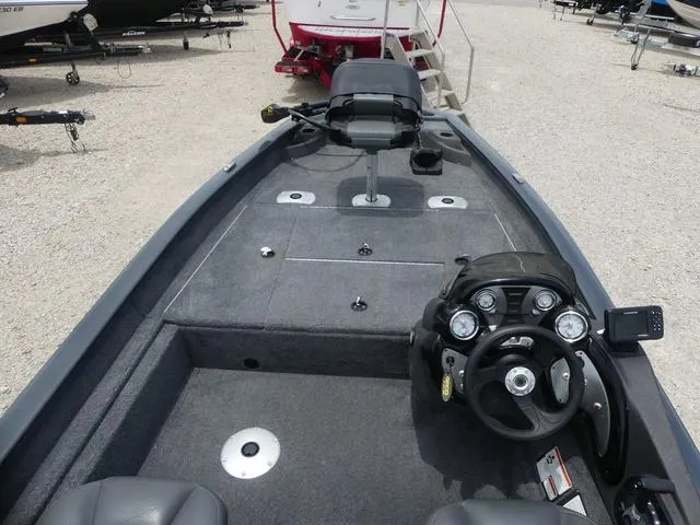 Slide: The Image of Tracker Pro Team 175 TF 2021 - 7