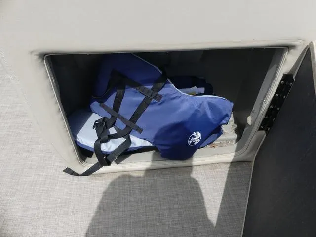 Slide: The Image of Sun Tracker Fishin' Barge 20 DLX 2023 - 20