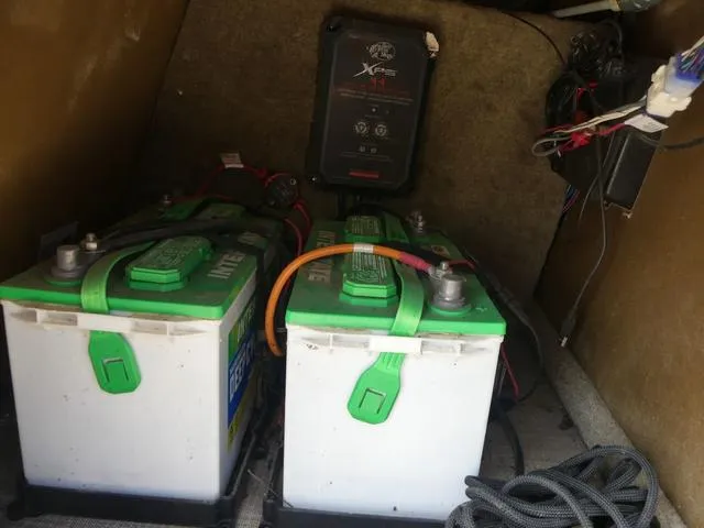 Slide: The Image of Sun Tracker Fishin' Barge 20 DLX 2023 - 21