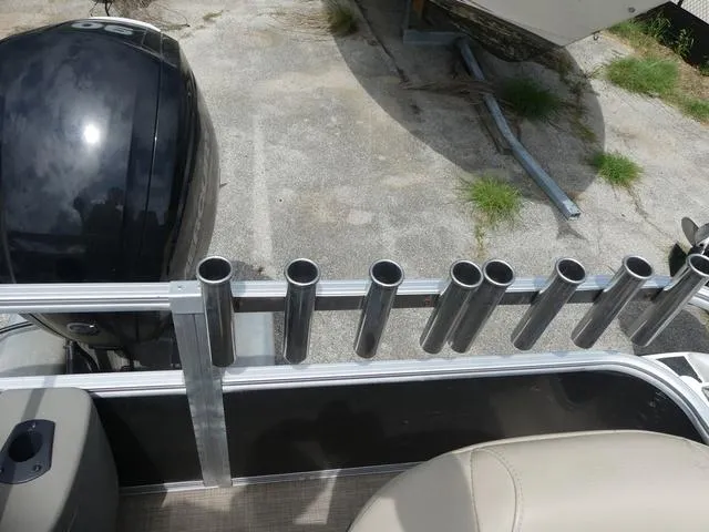 Slide: The Image of Sun Tracker Fishin' Barge 20 DLX 2023 - 24