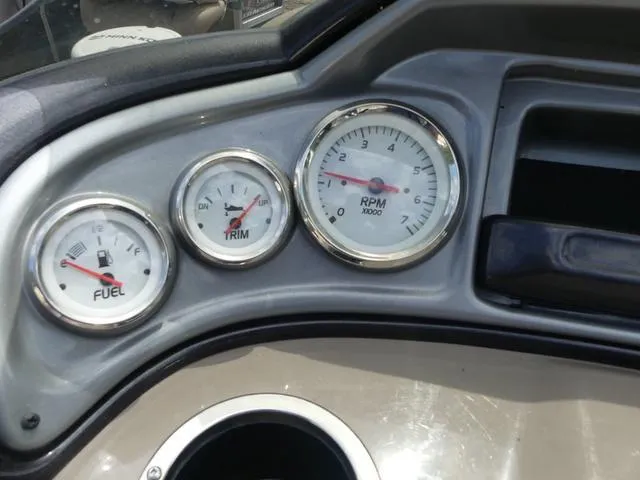 Slide: The Image of Sun Tracker Fishin' Barge 20 DLX 2023 - 9