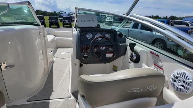 Slide: The Image of Sea Ray 260 Sundeck 2007 - 16