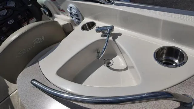 Slide: The Image of Sea Ray 260 Sundeck 2007 - 26