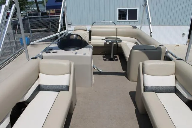 Slide: The Image of Harris SUNLINER LS 220 2012 - 16