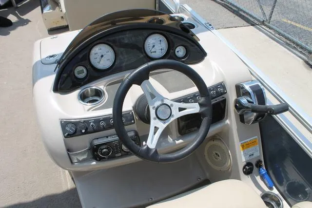 Slide: The Image of Harris SUNLINER LS 220 2012 - 9