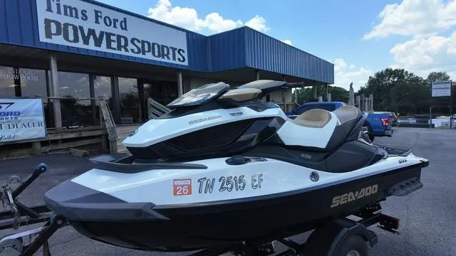 Slide: The Image of Sea-Doo GTX 2013 - 10
