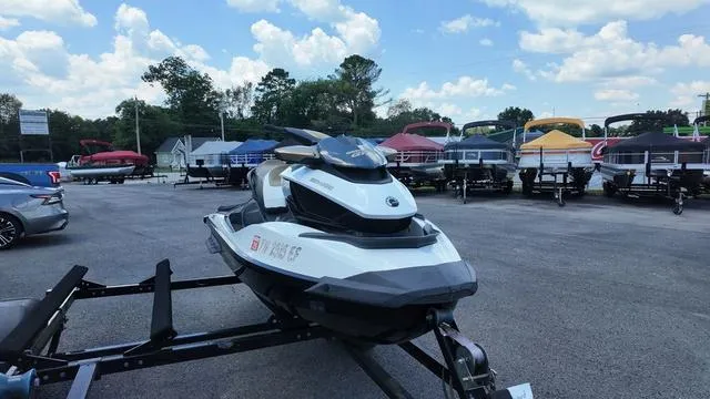 Slide: The Image of Sea-Doo GTX 2013 - 6