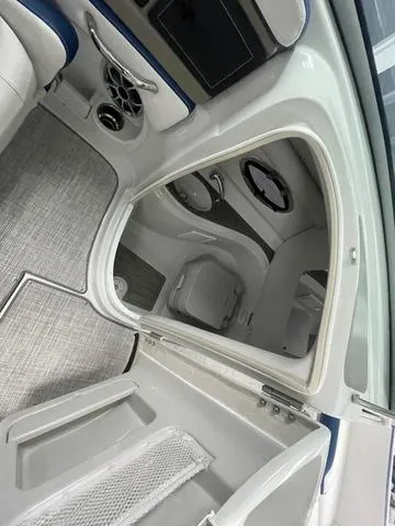 Slide: The Image of Crownline Boats Eclipse E240 XS 2025 - 11