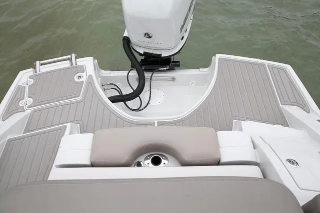 Slide: The Image of Crownline Boats Eclipse E240 XS 2025 - 21