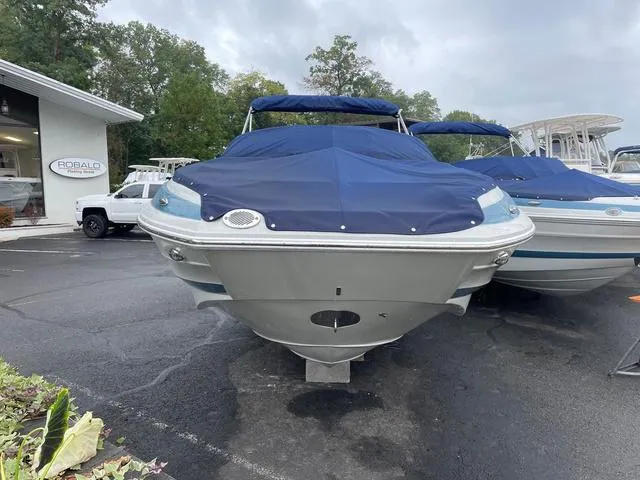 Slide: The Image of Crownline Boats Eclipse E240 XS 2025 - 3