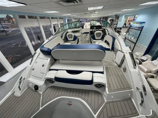 Slide: The Image of Crownline Boats Eclipse E240 XS 2025 - 6
