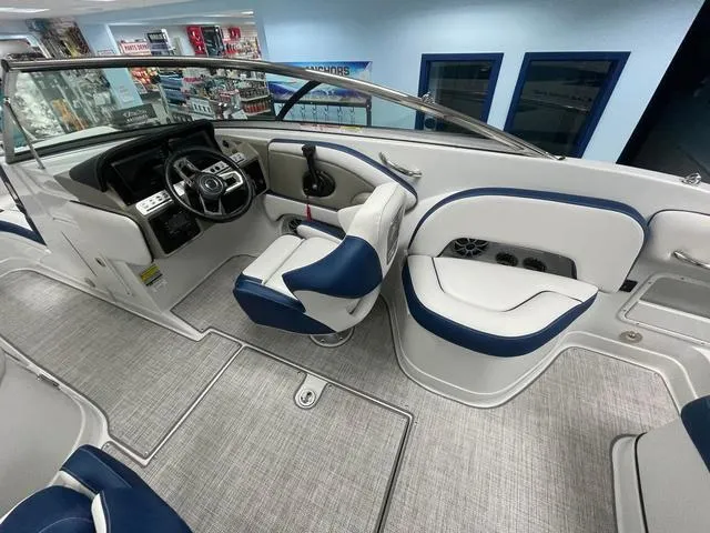 Slide: The Image of Crownline Boats Eclipse E240 XS 2025 - 8