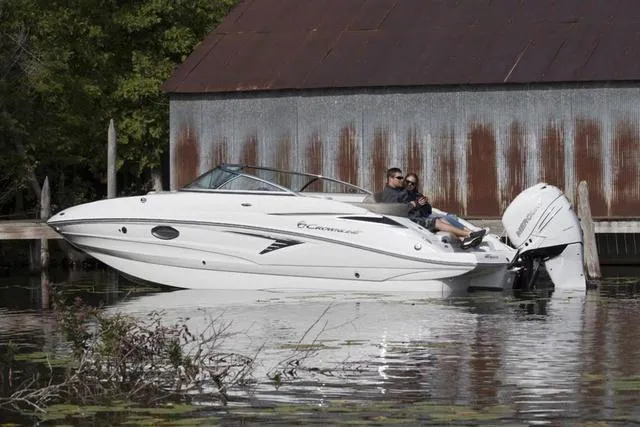 Slide: The Image of Crownline Boats E235 XS 2022 - 15