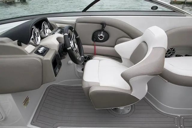 Slide: The Image of Crownline Boats E235 XS 2022 - 18