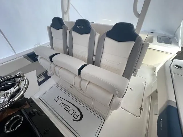 Slide: The Image of Robalo R300 Center Console 2025 - 11
