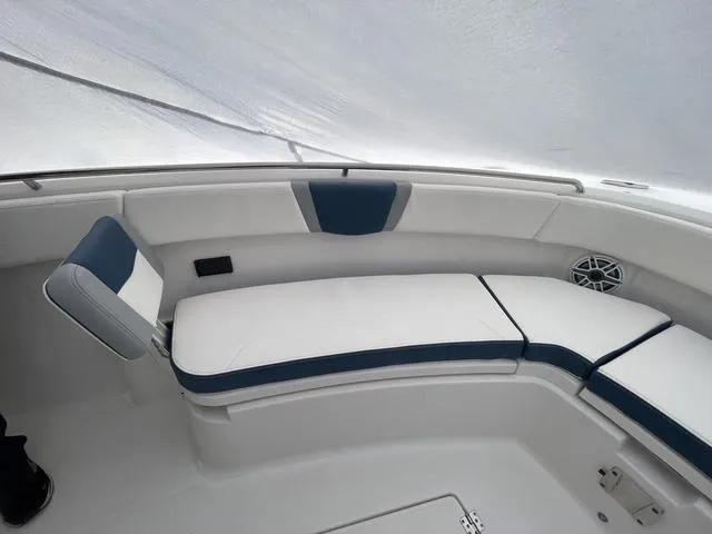 Slide: The Image of Robalo R300 Center Console 2025 - 16