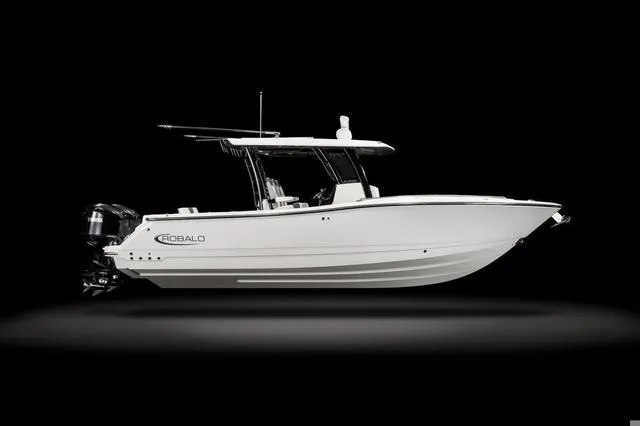 Slide: The Image of Robalo R300 Center Console 2025 - 20