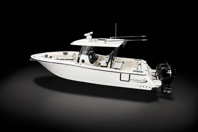 Slide: The Image of Robalo R300 Center Console 2025 - 22