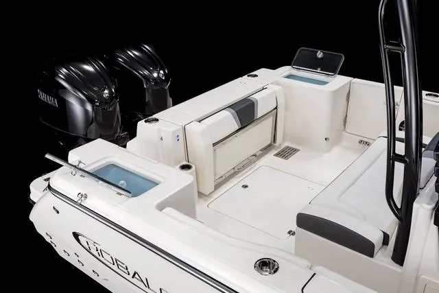 Slide: The Image of Robalo R300 Center Console 2025 - 25