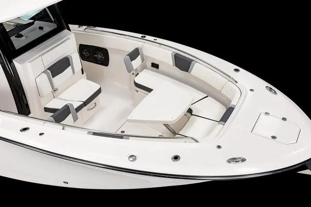 Slide: The Image of Robalo R300 Center Console 2025 - 33