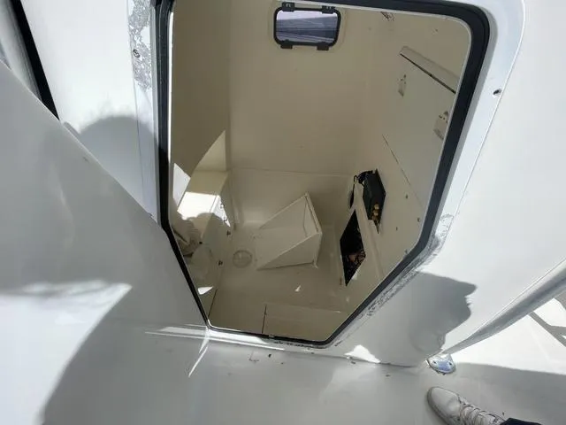 Slide: The Image of Edgewater 265 Cc 2002 - 16