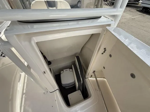 Slide: The Image of Robalo R180 Center Console 2024 - 11