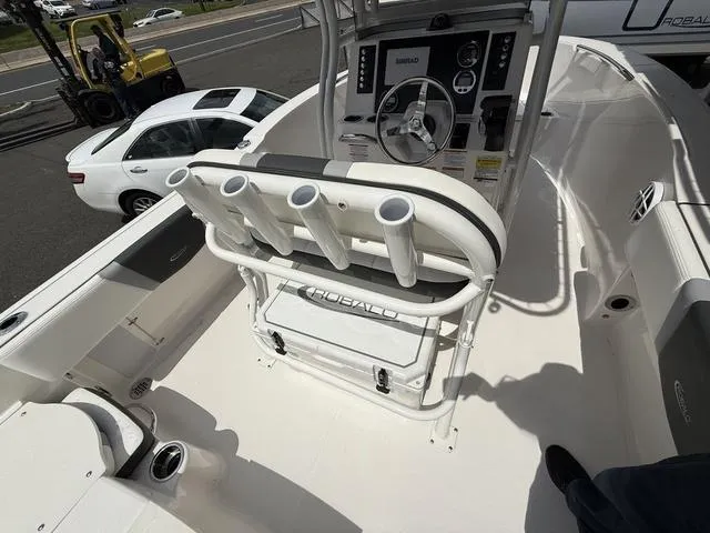 Slide: The Image of Robalo R180 Center Console 2024 - 8