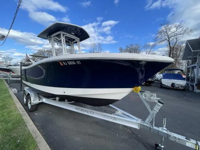 Slide: The Image of Robalo R230 Center Console 2023 - 3