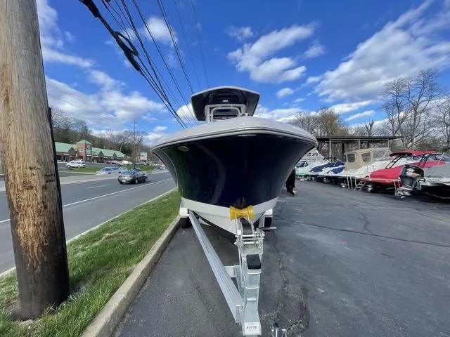 Slide: The Image of Robalo R230 Center Console 2023 - 5