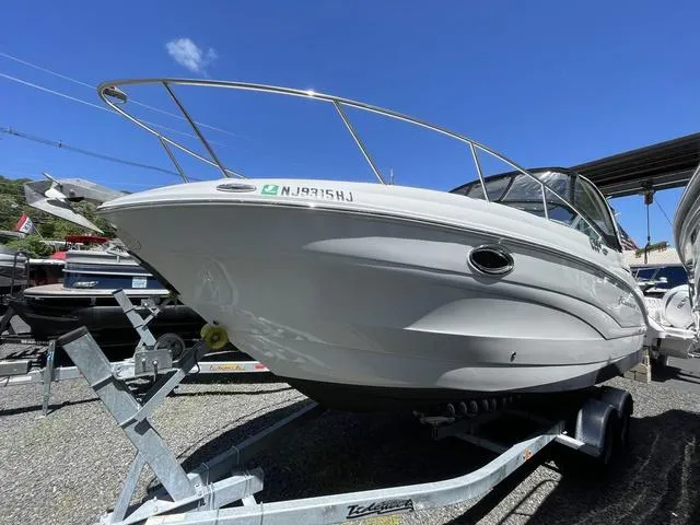 Slide: The Image of Crownline Boats 264 CR 2019 - 1