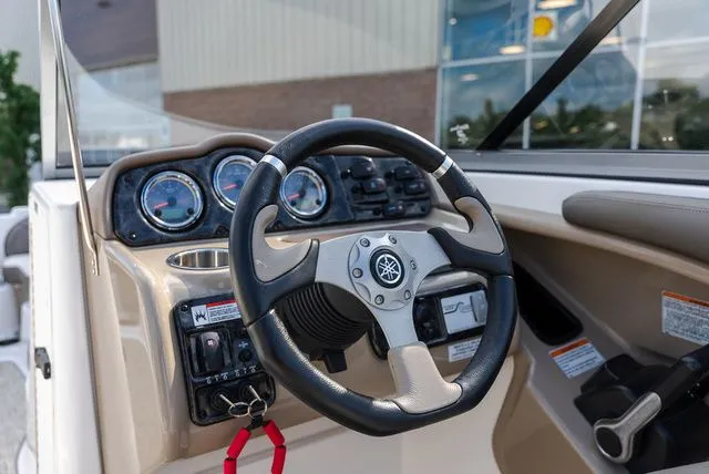 Slide: The Image of Yamaha 242 Limited 2012 - 10