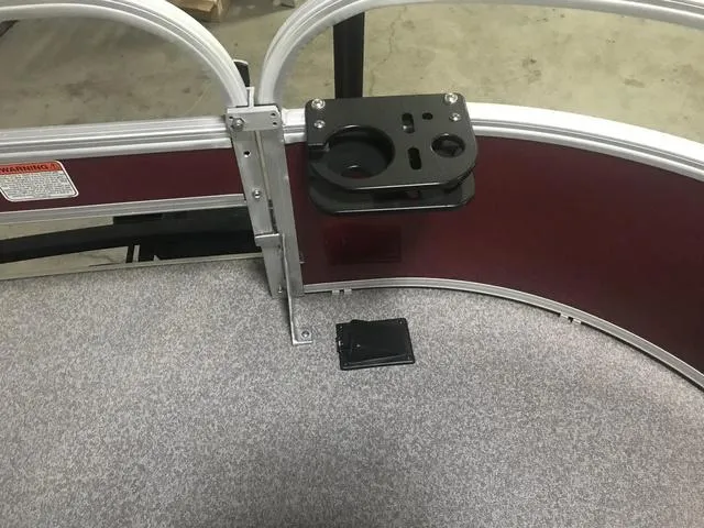 Slide: The Image of Sun Tracker Bass Buggy 18 DLX 2019 - 12