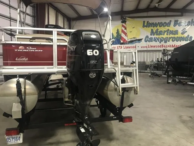 Slide: The Image of Sun Tracker Bass Buggy 18 DLX 2019 - 4