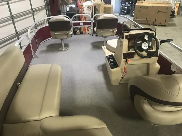 Slide: The Image of Sun Tracker Bass Buggy 18 DLX 2019 - 6