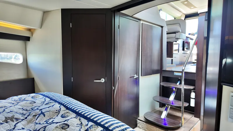 Slide: The Image of Regal 42 Fly 2018 - 17