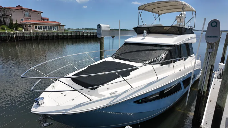 Slide: The Image of Regal 42 Fly 2018 - 3