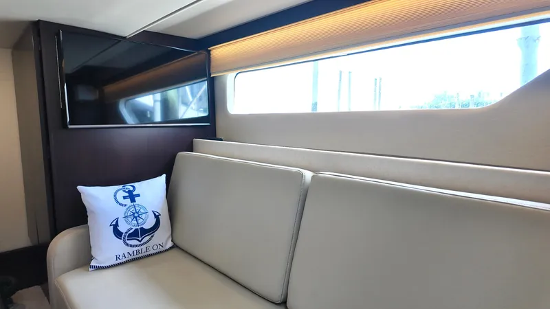 Slide: The Image of Regal 42 Fly 2018 - 31