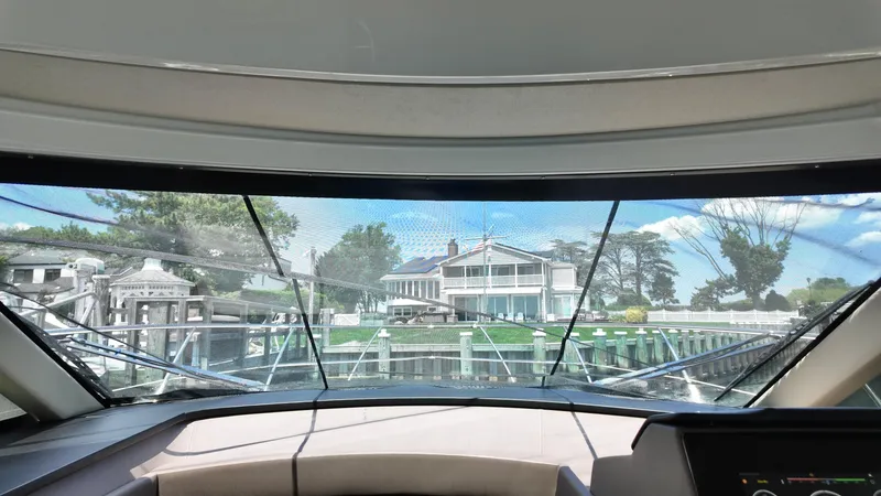 Slide: The Image of Regal 42 Fly 2018 - 37