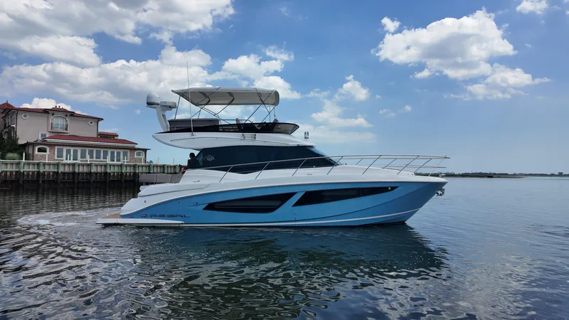 Slide: The Image of Regal 42 Fly 2018 - 41