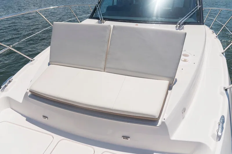 Slide: The Image of Regal 42 Fly 2018 - 44