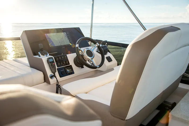 Slide: The Image of Regal 42 Fly 2018 - 47