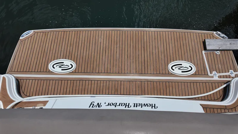 Slide: The Image of Regal 42 Fly 2018 - 5